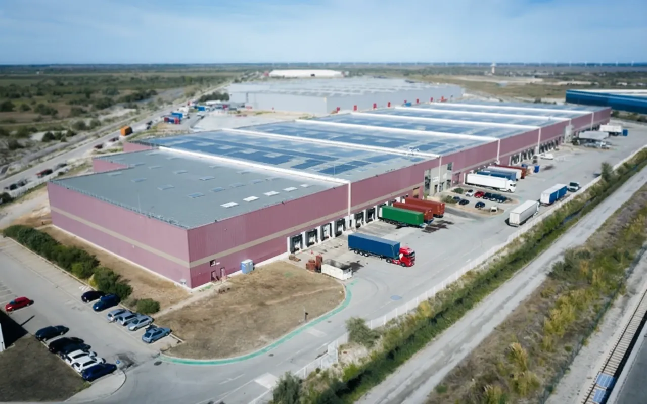 KKR and Mirastar Acquire £170M UK Logistics Portfolio